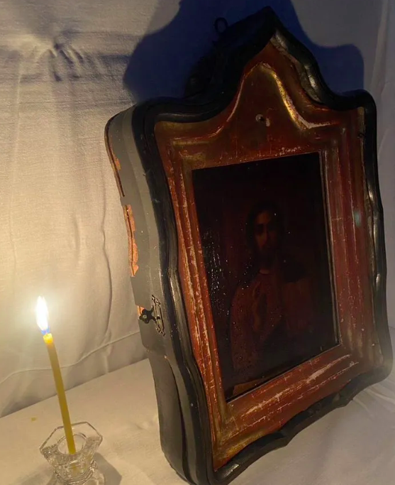 Фото В Новосибирске продают старинную икону Христа за миллион рублей 2 - Сиб.ФМ Фото В Новосибирске продают старинную икону Христа за миллион рублей 2